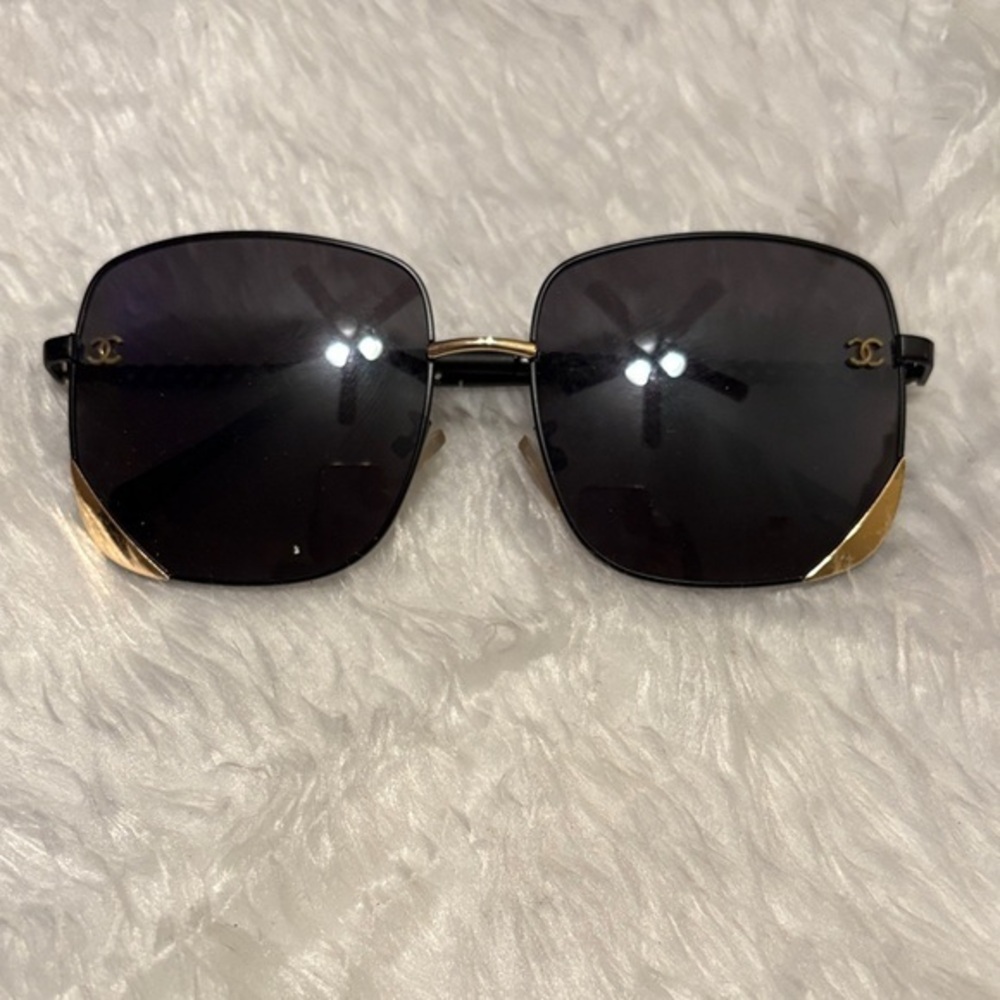 Chic fashion Black and Gold Sunglasses